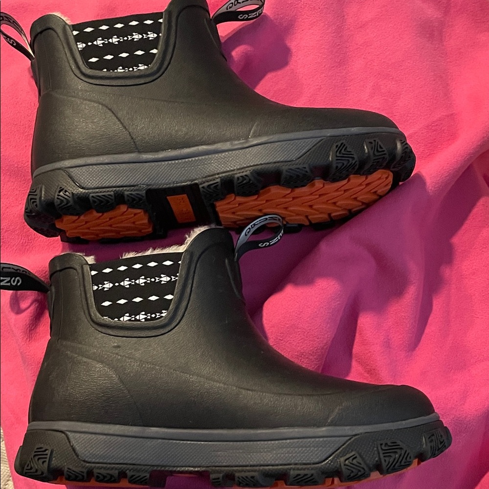 NWOB GRUNDÉNS WOMEN'S DEVIATION SHERPA ANKLE BOOT size 6 - Picture 8 of 11